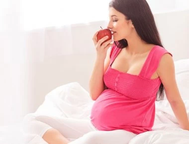 Γιατί κλωτσάει το μωρό στην κοιλιά; Όχι για το λόγο που νομίζετε